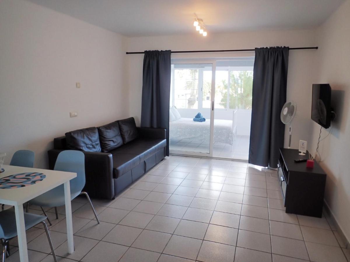 Apartamento En Playa Roca Primer Linea De Mar Costa Teguise Exterior photo