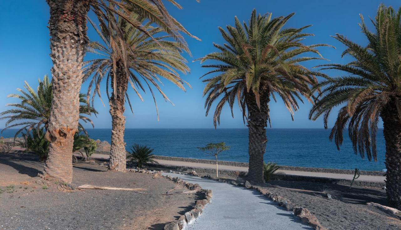 Apartamento En Playa Roca Primer Linea De Mar Costa Teguise Exterior photo